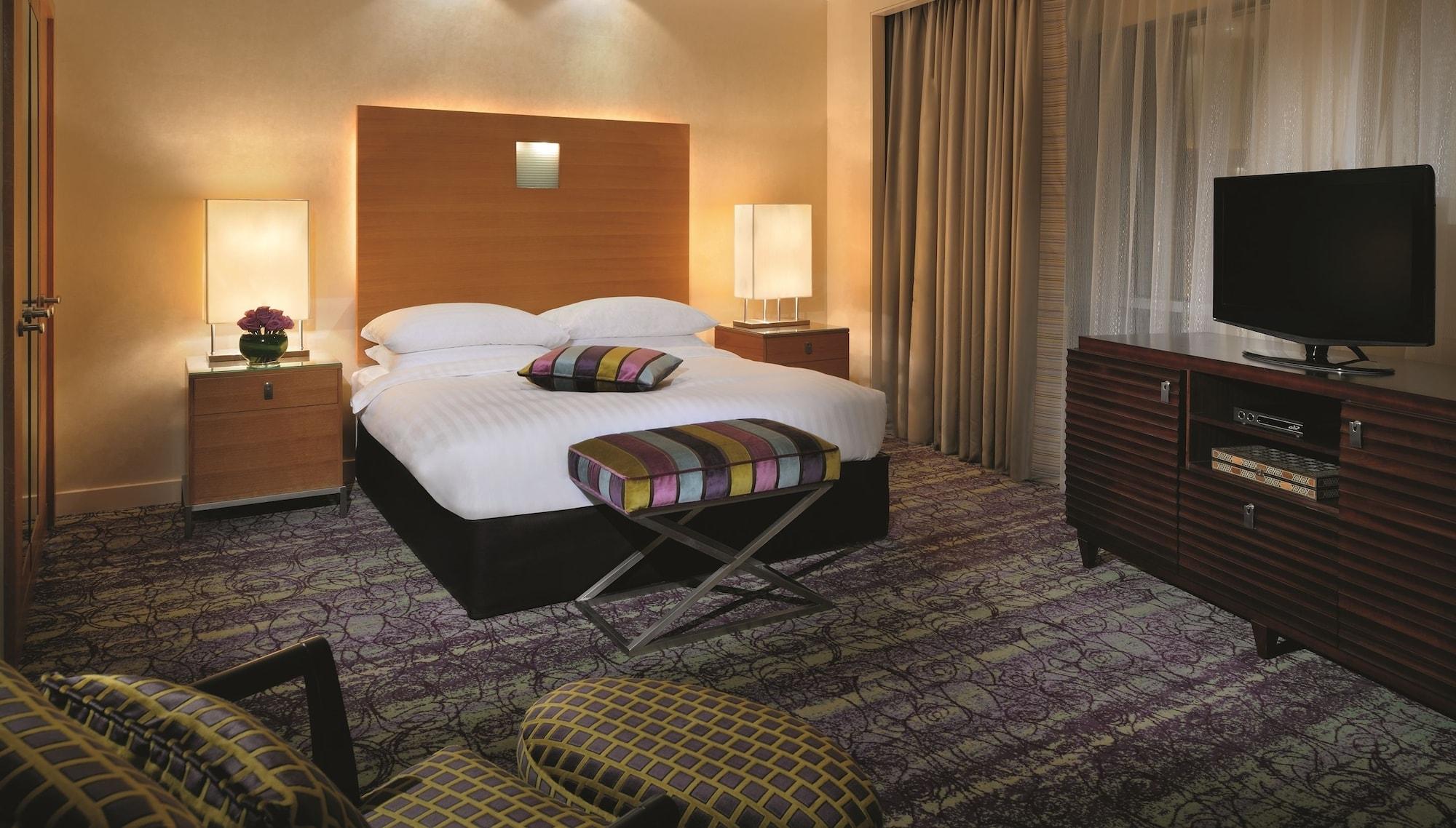 Qabila Westbay Hotel By Marriott Doha Kültér fotó A bedroom at the MGM Grand