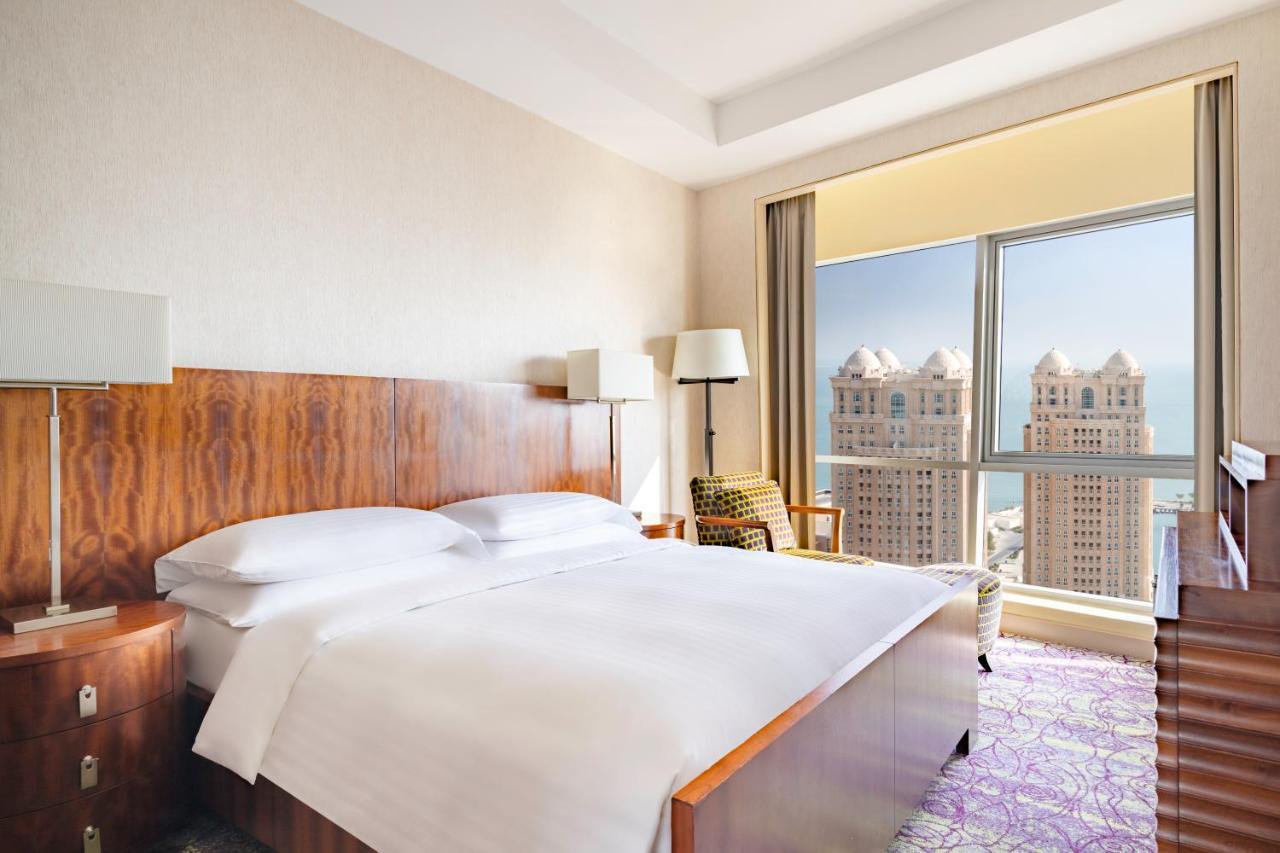 Qabila Westbay Hotel By Marriott Doha Kültér fotó A bedroom at the Jumeirah Atlantis