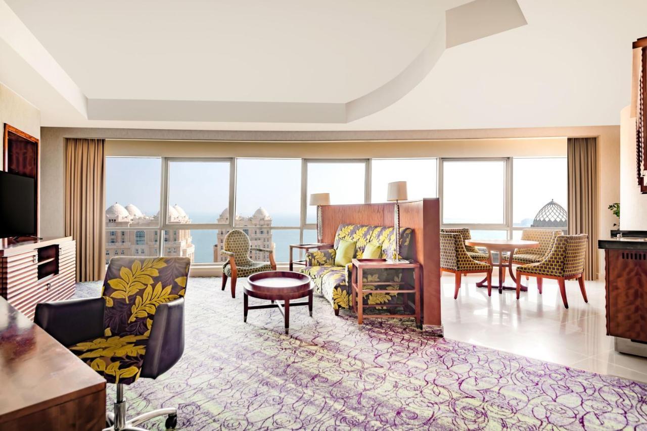 Qabila Westbay Hotel By Marriott Doha Kültér fotó A suite at the hotel