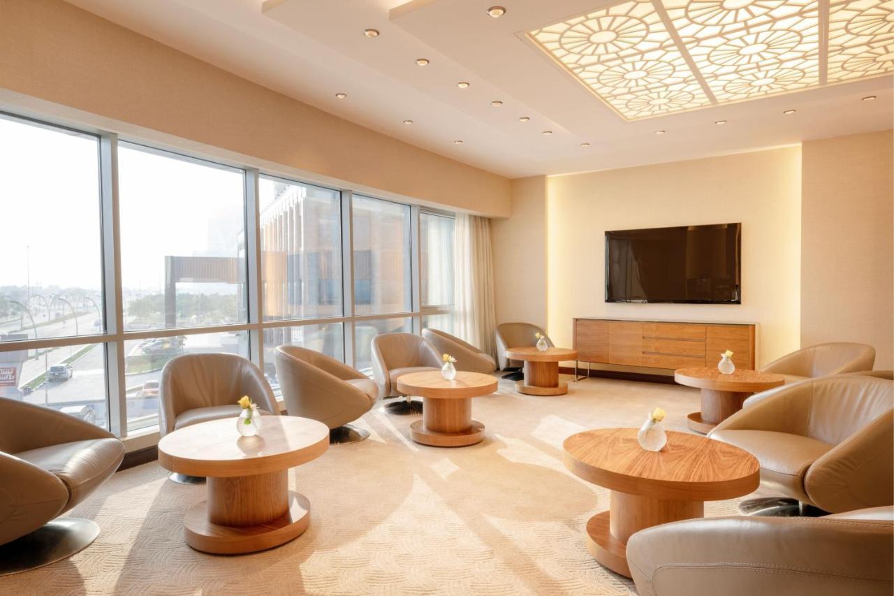 Qabila Westbay Hotel By Marriott Doha Kültér fotó The lounge at the airport
