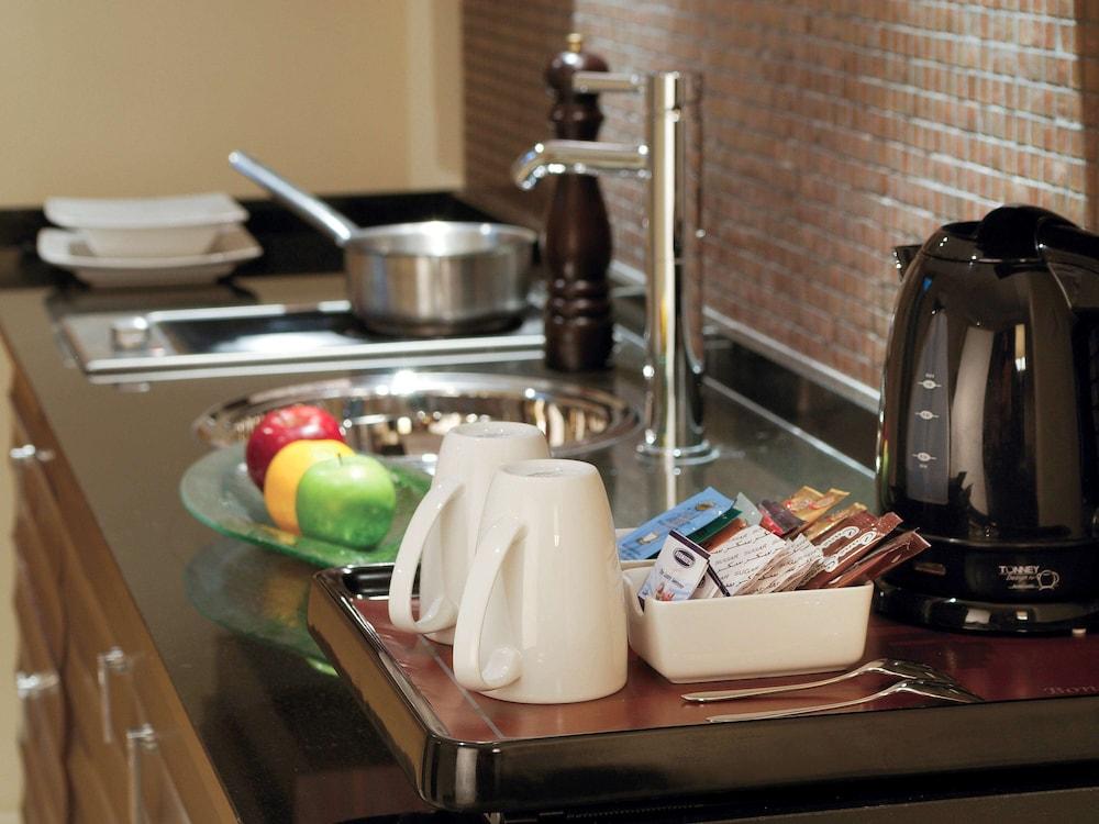 Qabila Westbay Hotel By Marriott Doha Kültér fotó A kitchen in a serviced apartment