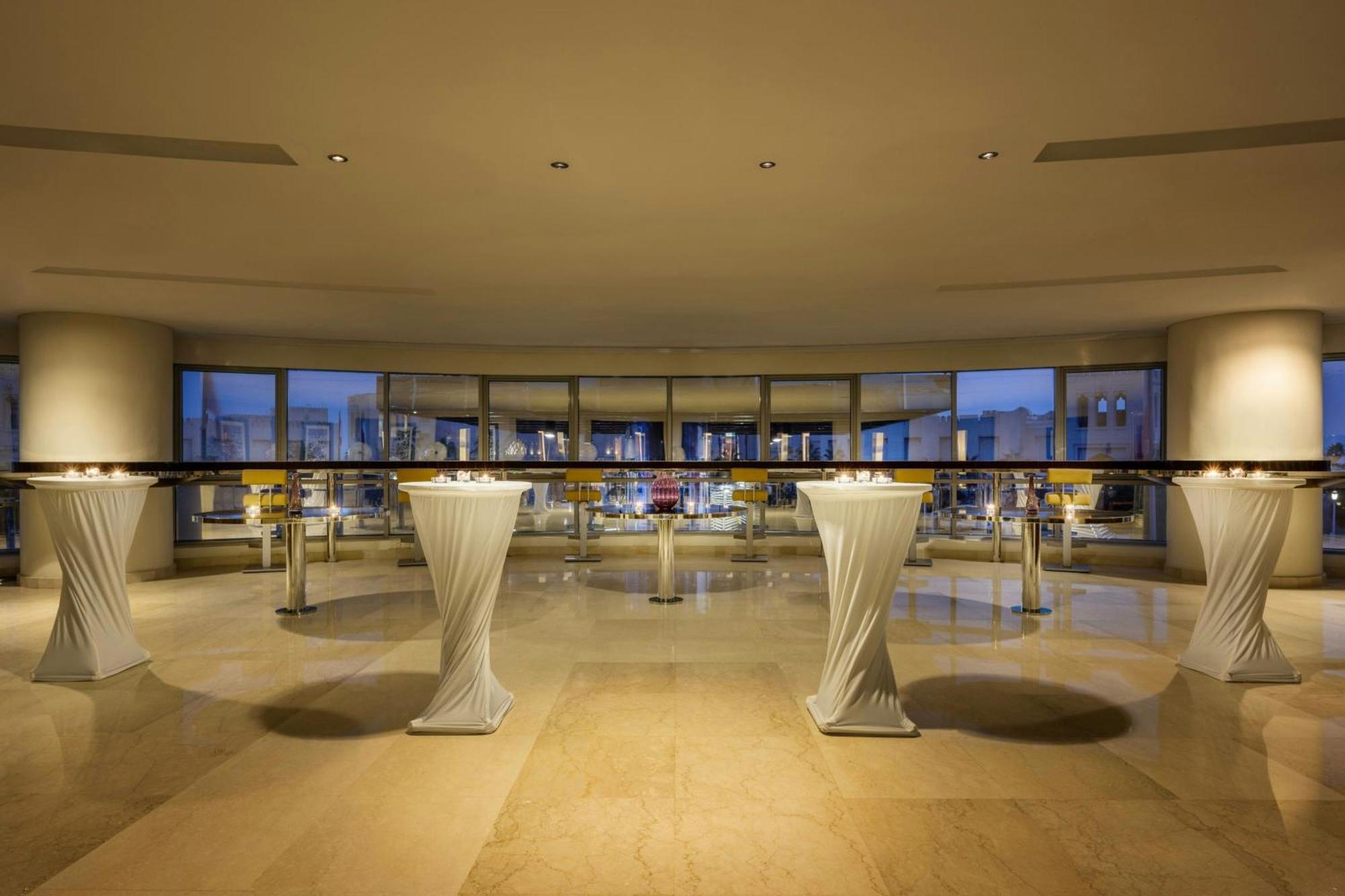 Qabila Westbay Hotel By Marriott Doha Kültér fotó The lobby