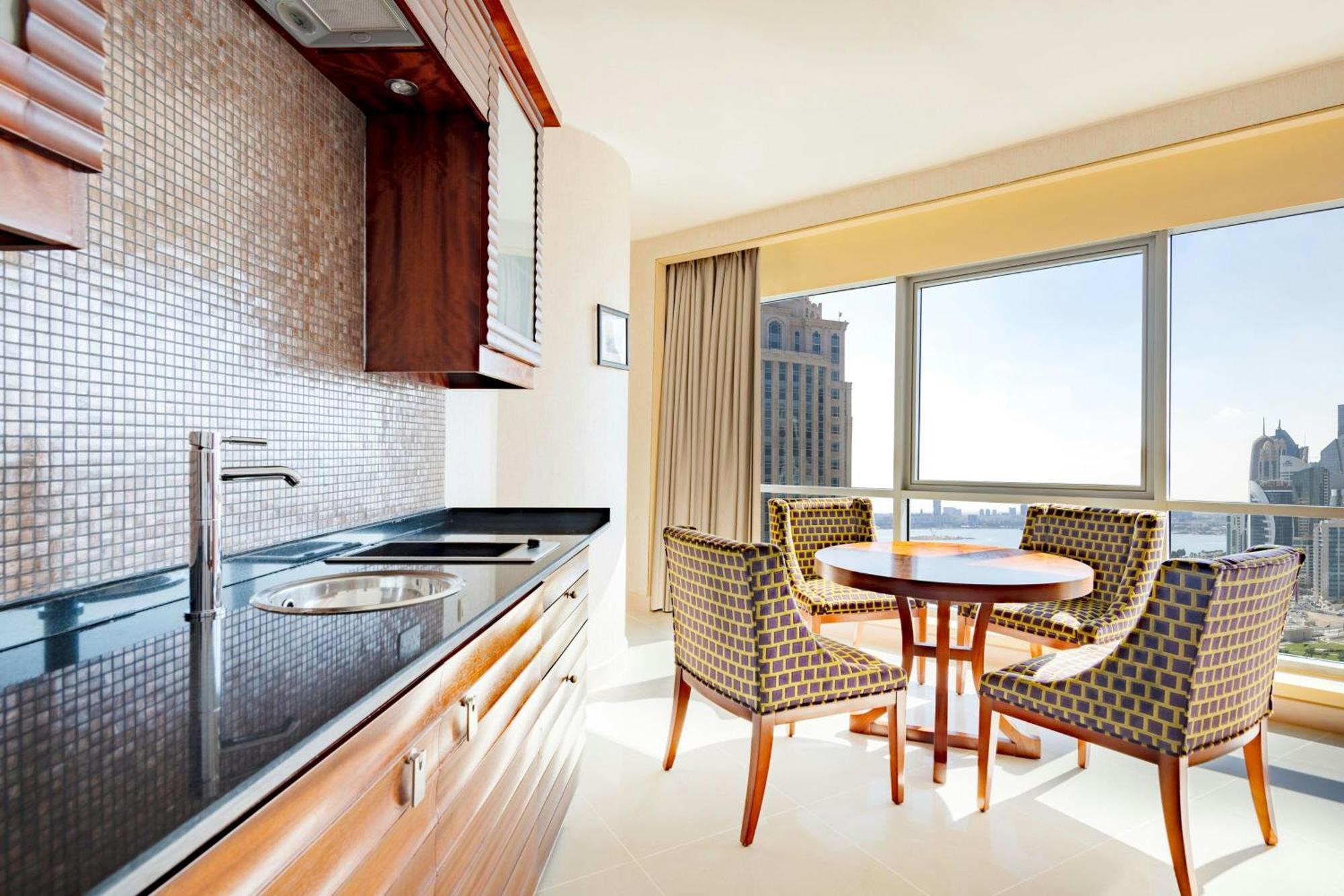 Qabila Westbay Hotel By Marriott Doha Kültér fotó Kitchenette