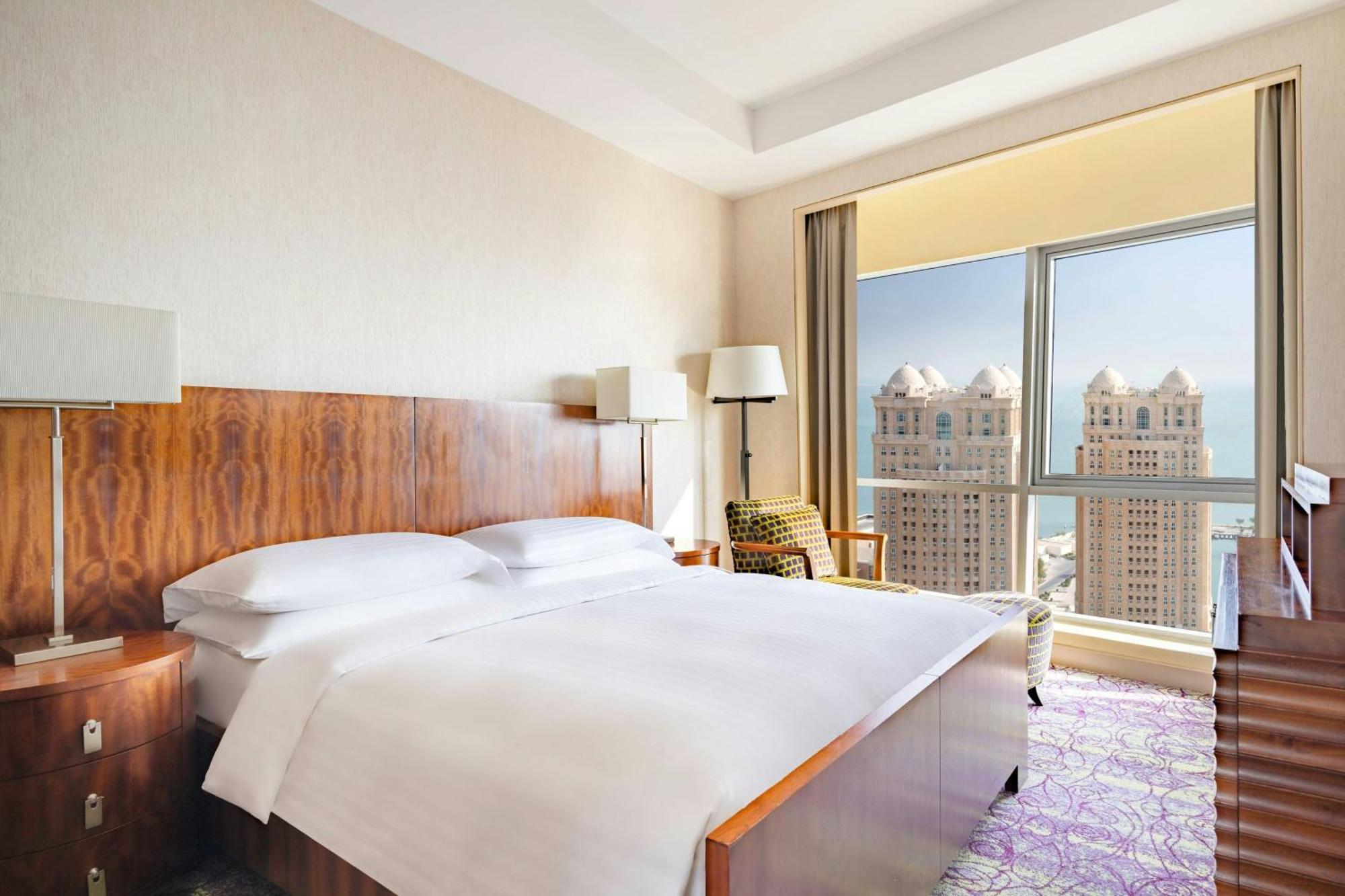 Qabila Westbay Hotel By Marriott Doha Kültér fotó A bedroom at the Jumeirah Atlantis
